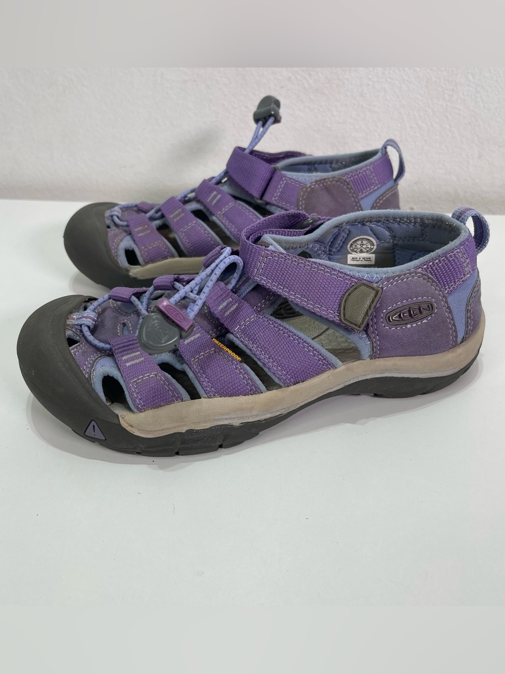 Keen Newport H2 Sandals Girls 3 Purple Outdoor Hiking Water Shoes Adjustable